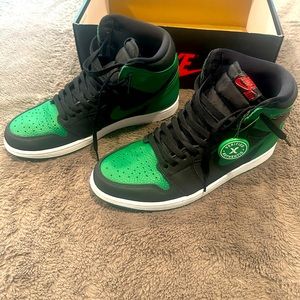 Jordan 1 Pine Green 10.5 M